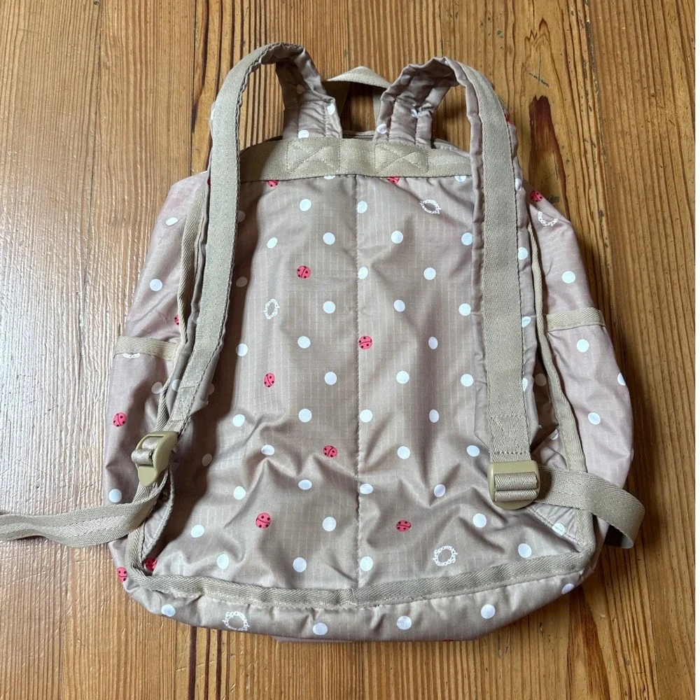 Lesportsac backpack features